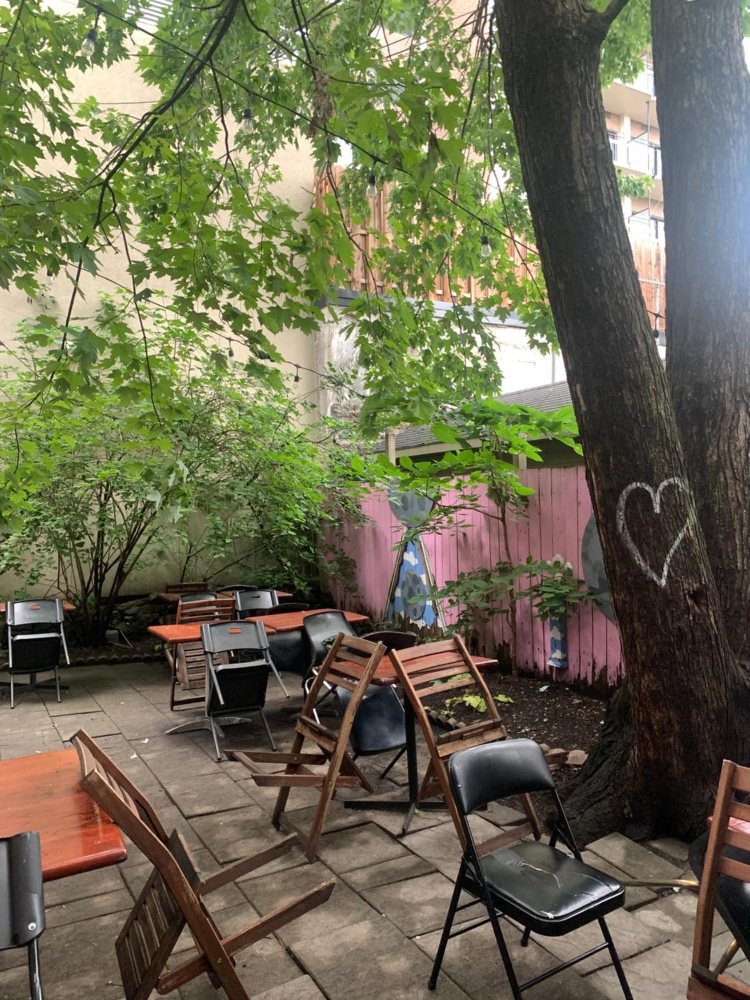 Pensione Popolo Montreal Luaran gambar